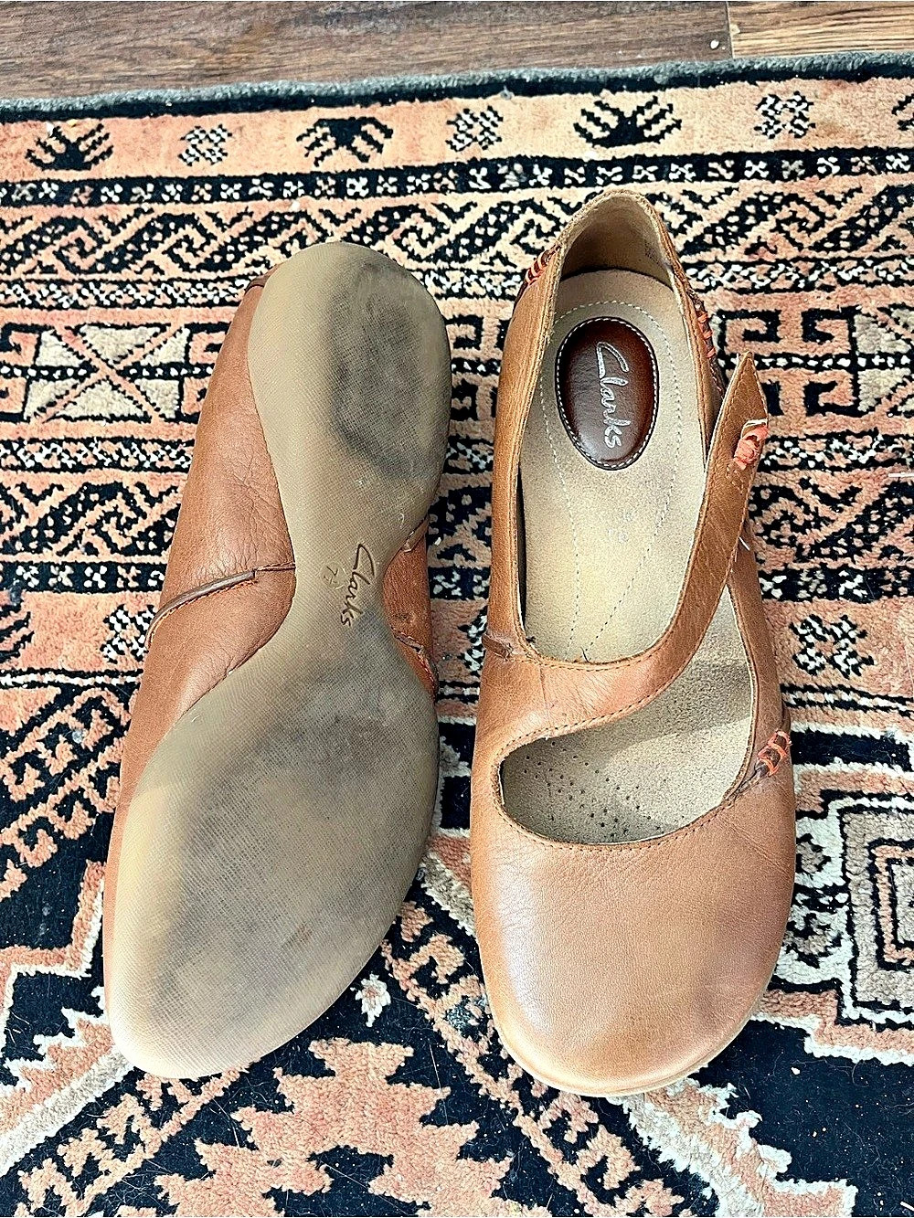 Clarks Jane Mary Jane Flats - Picture 3 of 3